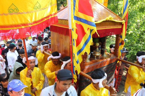 Bình Thuận: Công bố bảo vật quốc gia Linga vàng của người Chăm