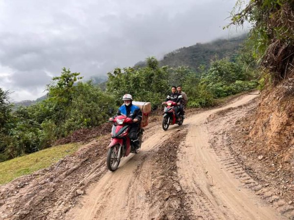 ‘Bông hồng thép’ mang yêu thương đến học sinh vùng cao