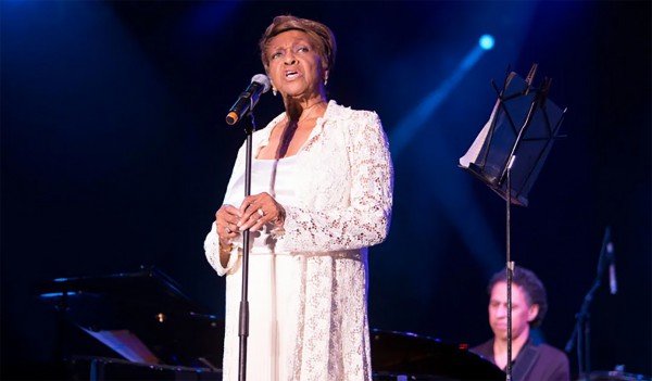 Ca sĩ Cissy Houston, mẹ Whitney Houston qua đời