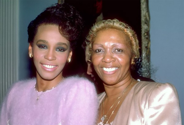 Ca sĩ Cissy Houston, mẹ Whitney Houston qua đời