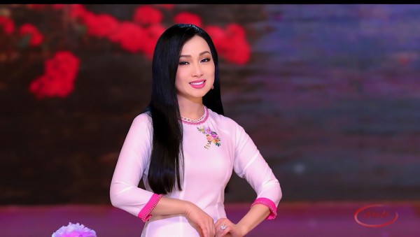 'Ca sĩ tỉ phú' Hà Phương kể kỷ niệm tuổi học trò khi ra mắt bài hát mới
