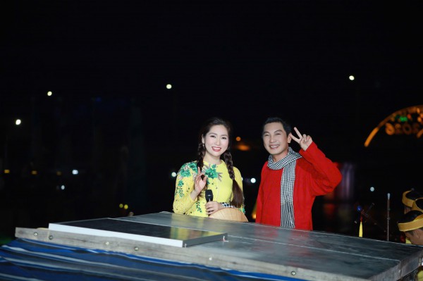 Cẩm Ly tái xuất, NSƯT Như Huỳnh xúc động khi trình diễn trước khán giả Cần Thơ Cẩm Ly tái xuất, NSƯT Như Huỳnh xúc động khi trình diễn trước khán giả Cần Thơ