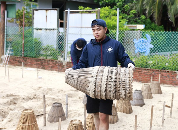 Chạm vào hơi thở đại dương: Hành trình bảo tồn rùa biển của chàng trai Tây Ninh Chạm vào hơi thở đại dương: Hành trình bảo tồn rùa biển của chàng trai Tây Ninh