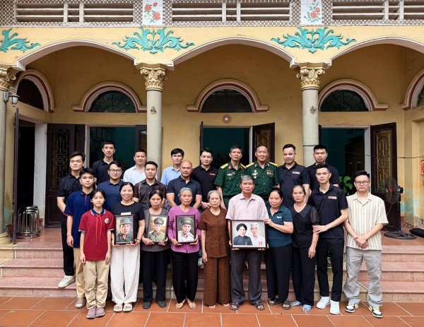 Chàng trai trẻ và hành trình tô màu ký ức