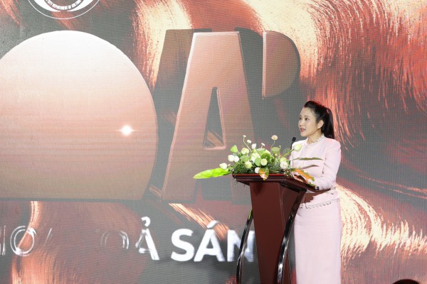 Chiêm ngưỡng nửa thế kỷ văn học - nghệ thuật TP.HCM dưới công nghệ mới tại 'TỎA' Chiêm ngưỡng nửa thế kỷ văn học - nghệ thuật TP.HCM dưới công nghệ mới tại 'TỎA'