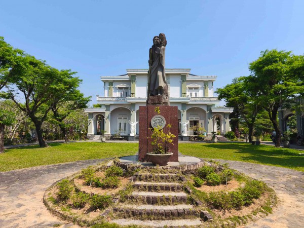 Chuông đồng đúc từ súng thần công ở nhà thờ gần 140 tuổi