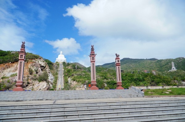 Chuyện 'người đàn bà hóa đá' trên dãy núi Bà ở biển Gia Lai