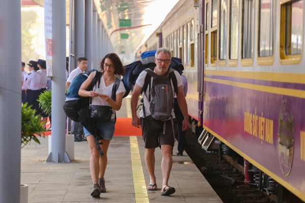 Chuyến tàu di sản miền Trung có gì sau khi được 'thay áo' mới? Chuyến tàu di sản miền Trung có gì sau khi được 'thay áo' mới?