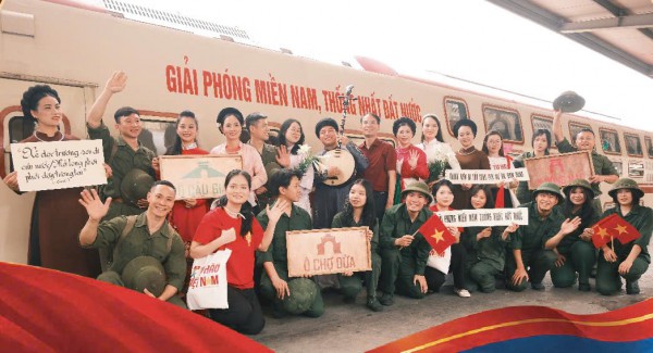 Chuyến tàu đoàn viên Hà Nội 5 Cửa Ô mừng 30.4