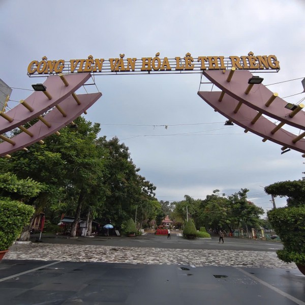 Công viên Lê Thị Riêng: Những ký ức lịch sử dưới lớp đất yên bình Công viên Lê Thị Riêng: Những ký ức lịch sử dưới lớp đất yên bình