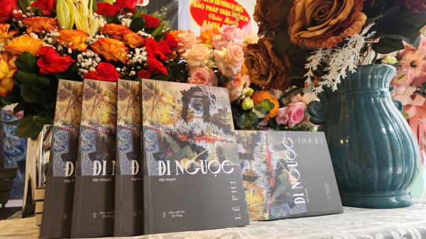 Cùng 'Đi ngược' với nhà báo Lê Phi về ký ức làng quê xứ Nghệ Cùng 'Đi ngược' với nhà báo Lê Phi về ký ức làng quê xứ Nghệ