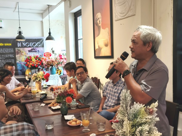 Cùng 'Đi ngược' với nhà báo Lê Phi về ký ức làng quê xứ Nghệ Cùng 'Đi ngược' với nhà báo Lê Phi về ký ức làng quê xứ Nghệ