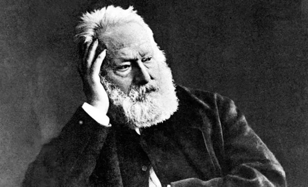 Cuộc đời lập dị của đại văn hào Victor Hugo: mê tiệc tùng và... nhà thổ!