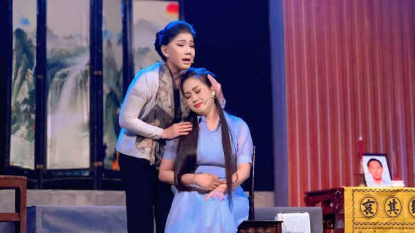 Cuộc sống của NSND Phượng Loan ở tuổi 59