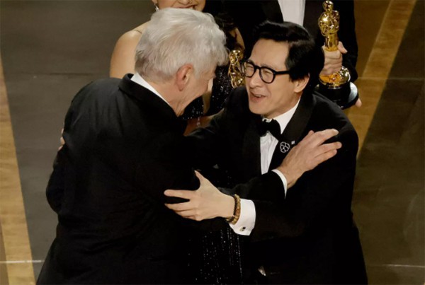 Cuộc trùng phùng đầy cảm động của Harrison Ford và Quan Kế Huy tại Lễ trao giải Oscar