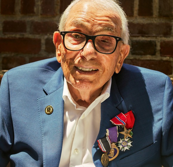 Cựu chiến binh Thế chiến thứ 2 được vinh danh sau 80 năm!