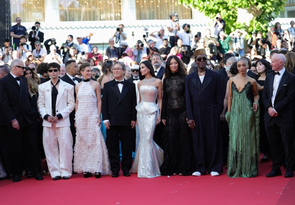 Demi Moore, Củng Lợi khoe sắc gợi cảm bên dàn sao dự khai mạc Cannes