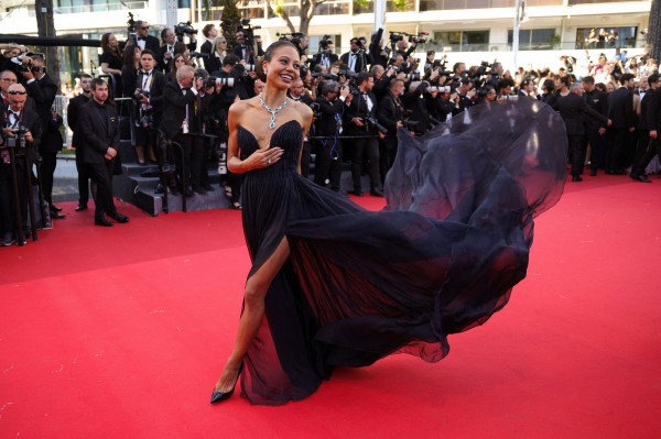 Demi Moore, Củng Lợi khoe sắc gợi cảm bên dàn sao dự khai mạc Cannes