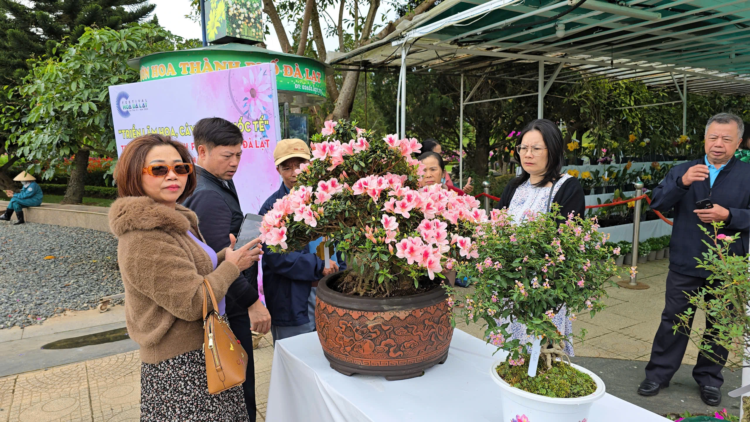 Festival Hoa Đà Lạt 2024: Mãn nhãn với hàng ngàn tác phẩm hoa, cây kiểng...