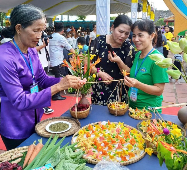 Giữ hương tết xưa: Bánh bắt đẹp đến mức... không nỡ ăn