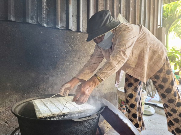 Giữ hương tết xưa: Bánh 'bảy lửa' đậm vị tết quê