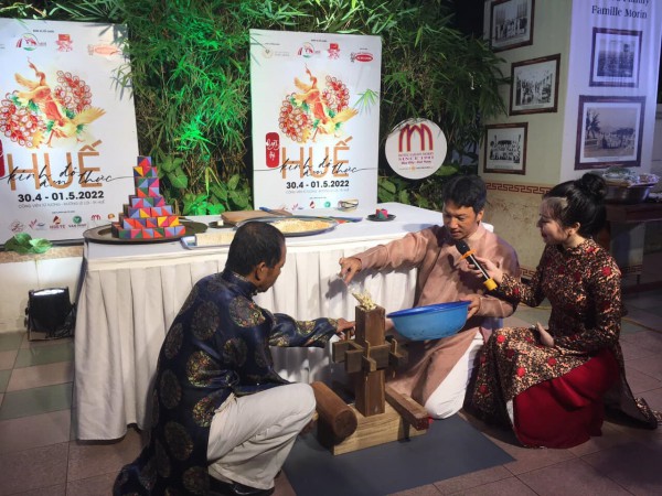 Giữ hương tết xưa: Hương bánh cung đình thất truyền trở lại Giữ hương tết xưa: Hương bánh cung đình thất truyền trở lại