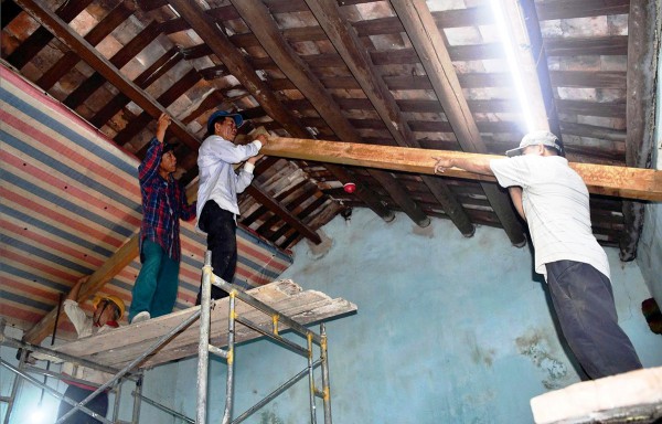 Gỡ nút thắt cấp cứu nhà cổ chờ sập ở Hội An