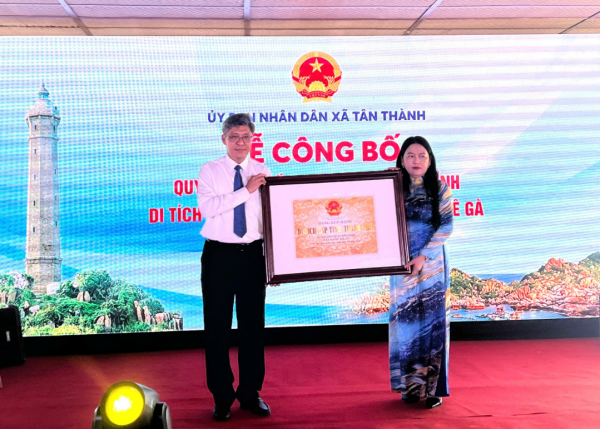 Hải đăng Kê Gà được xếp hạng di tích lịch sử và kiến trúc cấp tỉnh Hải đăng Kê Gà được xếp hạng di tích lịch sử và kiến trúc cấp tỉnh