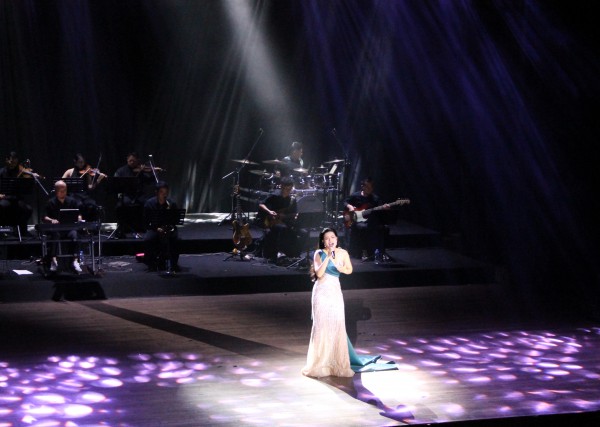 Hiền Nguyễn - Quốc Đạt cất cao giọng ca đam mê trong đêm hòa nhạc Việt, Ý