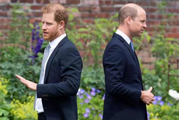 Hoàng tử Harry muốn 'làm lành' với Hoàng gia Anh? Hoàng tử Harry muốn 'làm lành' với Hoàng gia Anh?