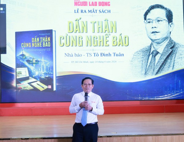 Hơn 30 năm 'Dấn thân cùng nghề báo' của nhà báo Tô Đình Tuân Hơn 30 năm 'Dấn thân cùng nghề báo' của nhà báo Tô Đình Tuân