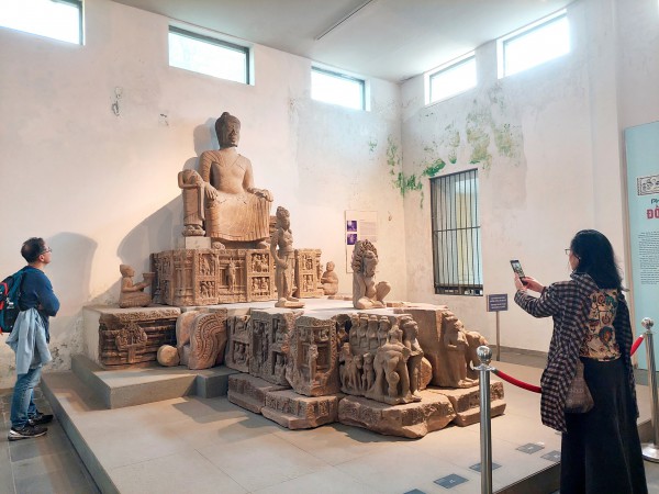 Hy vọng 'cấp cứu' kịp thời tháp Sáng đang chờ sập