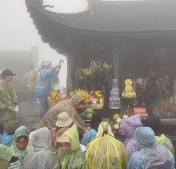 Khai hội xuân Yên Tử