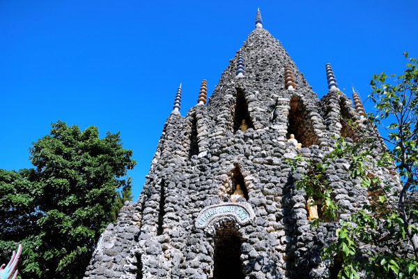 Khám phá chùa Từ Vân, kiệt tác từ san hô và vỏ ốc