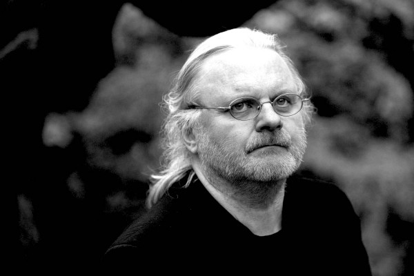 Khi những con thuyền rỗng trôi đi