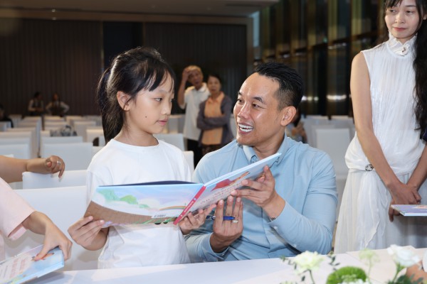 Khi 'siêu nhân bay qua sàn nhà' là một đứa trẻ bại não Khi 'siêu nhân bay qua sàn nhà' là một đứa trẻ bại não