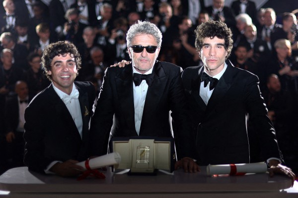 LHP Cannes 2026: 'Fjord' đoạt Cành cọ vàng, nhiều hạng mục có tới 2 người chiến thắng LHP Cannes 2026: 'Fjord' đoạt Cành cọ vàng, nhiều hạng mục có tới 2 người chiến thắng