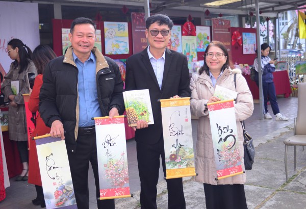 Lâm Đồng: Hội sách, báo Xuân Bính Ngọ 2026 lan tỏa sắc xuân đến nhiều vùng miền