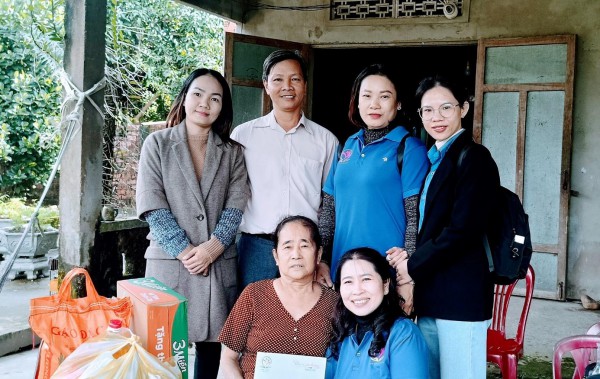Lặng lẽ tỏa hương cho đời Lặng lẽ tỏa hương cho đời