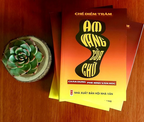 Lắng nghe âm vang của chữ