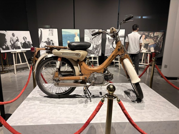 Lệ Quyên, Uyên Linh... hát trong đêm nhạc Trịnh Công Sơn, gây quỹ hơn 1 tỉ đồng Lệ Quyên, Uyên Linh... hát trong đêm nhạc Trịnh Công Sơn, gây quỹ hơn 1 tỉ đồng