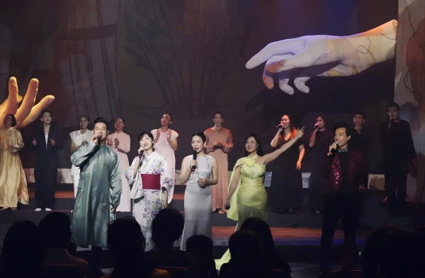 Lệ Quyên, Uyên Linh... hát trong đêm nhạc Trịnh Công Sơn, gây quỹ hơn 1 tỉ đồng Lệ Quyên, Uyên Linh... hát trong đêm nhạc Trịnh Công Sơn, gây quỹ hơn 1 tỉ đồng