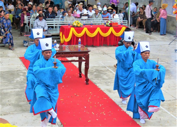 Lễ hội Vía Bà tưởng nhớ bà đỡ được vua Tự Đức ban sắc