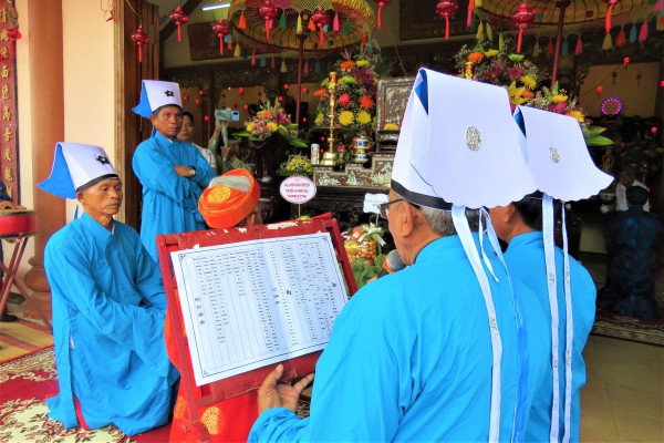 Lễ hội Vía Bà tưởng nhớ bà đỡ được vua Tự Đức ban sắc