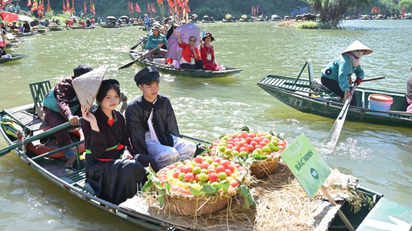 Lễ hội dâng trái ngon quả ngọt lên đức Thần Nông
