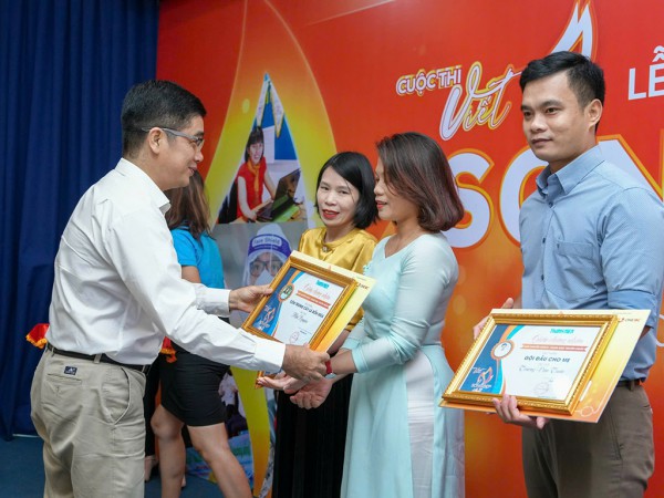 Lửa Sống đẹp bao năm vẫn nồng đượm