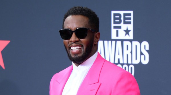 Luật sư P.Diddy cáo buộc chính phủ 'dàn dựng chiến dịch bôi nhọ' thân chủ