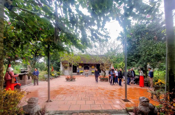 Ly kỳ hành trình tìm 2 tượng cổ đền Thần