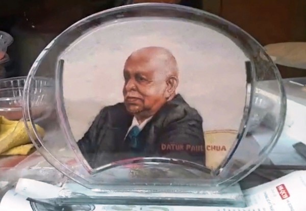 Mê mẩn với tranh cát của Dũng