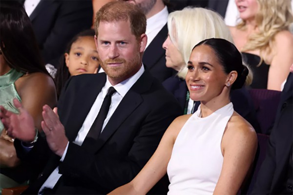 Meghan Markle muốn Hoàng tử Harry từ bỏ các vụ kiện tụng